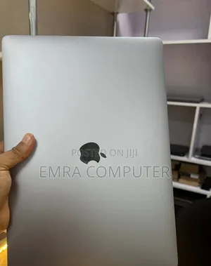 New Laptop Apple MacBook Pro 2019 32GB Intel Core i9 SSD 512GB