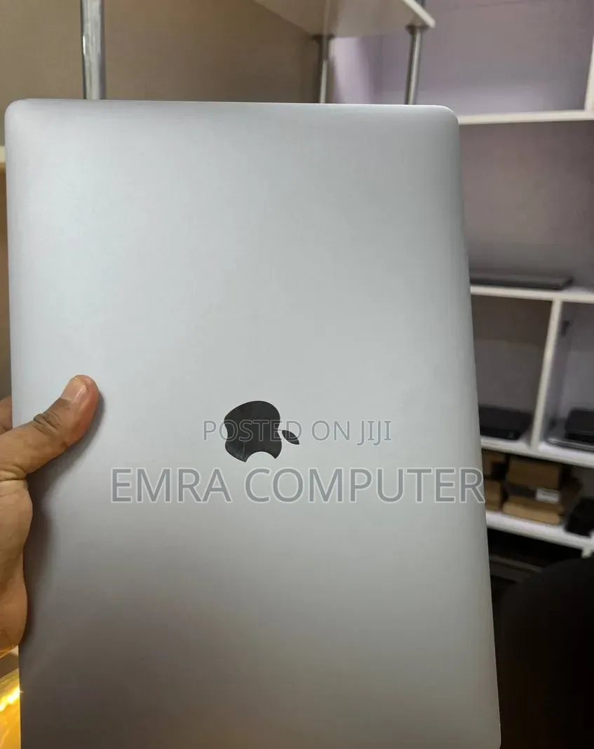 New Laptop Apple MacBook Pro 2019 32GB Intel Core i9 SSD 512GB
