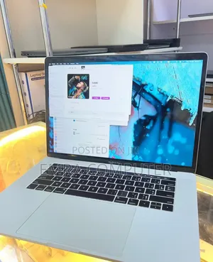 New Laptop Apple MacBook Pro 2019 32GB Intel Core i9 SSD 512GB