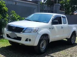 Toyota Land Cruiser 2006 White