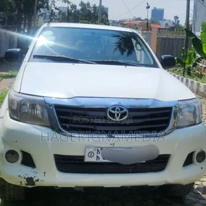 Toyota Land Cruiser 2006 White