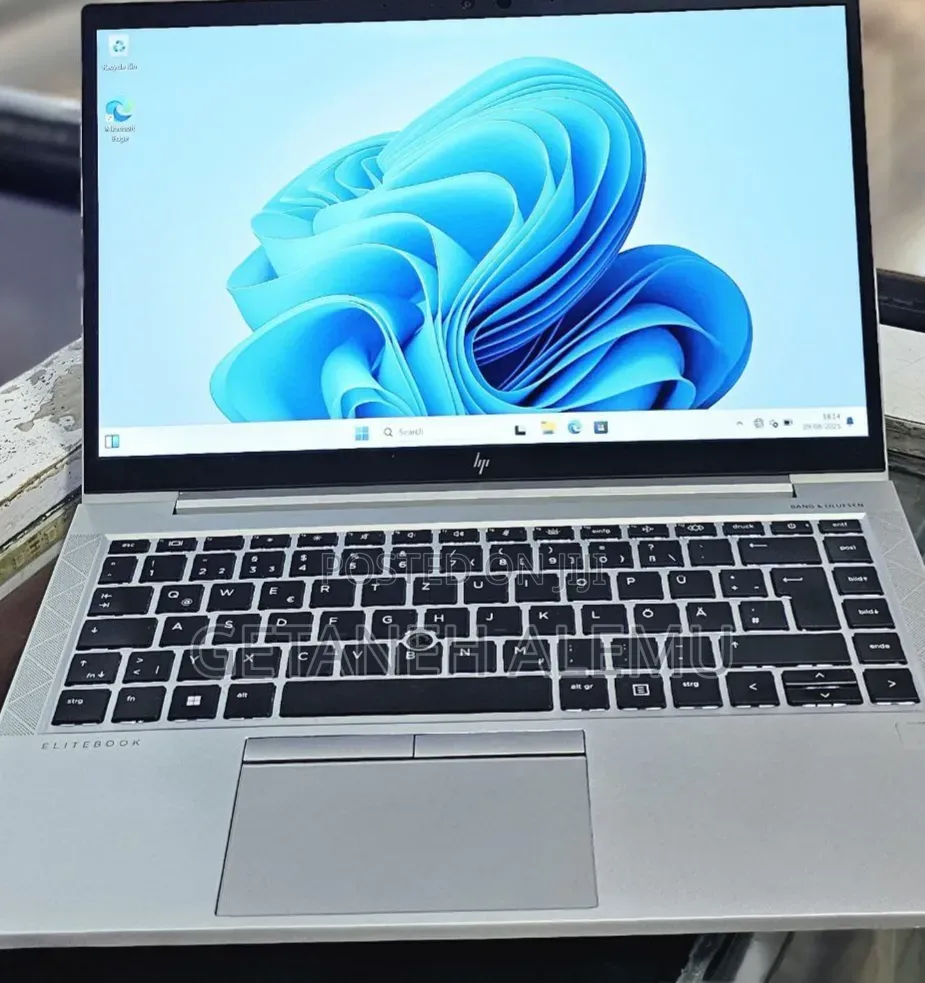 New Laptop HP EliteBook 840 10 16GB Intel Core i5 SSD 512GB