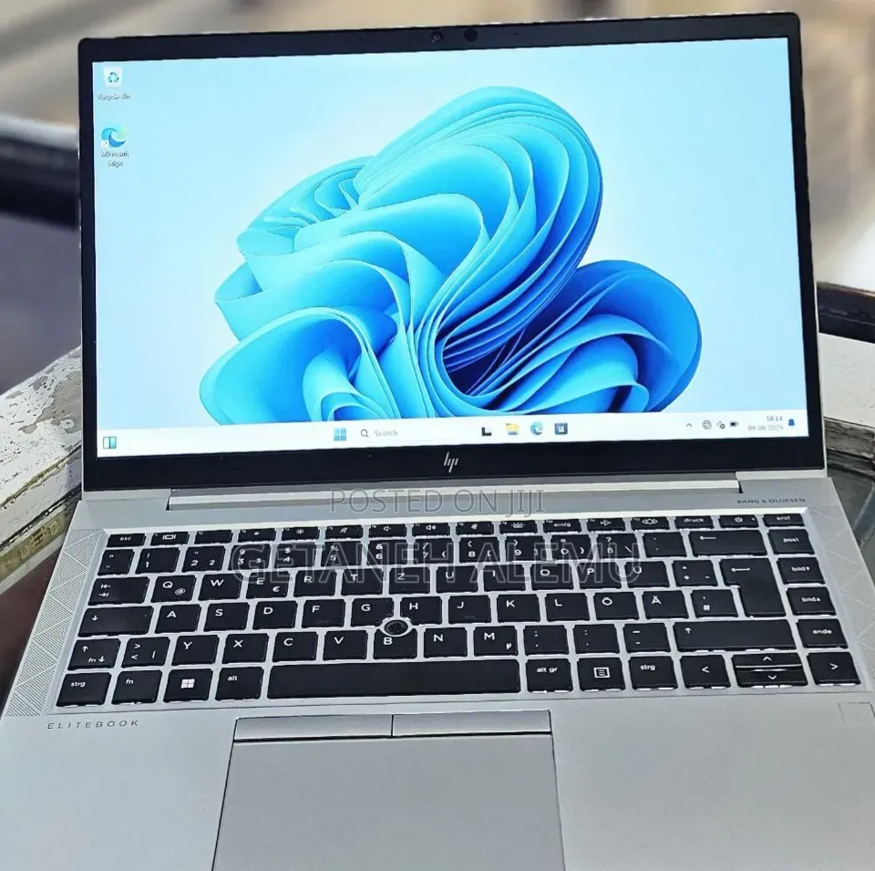 New Laptop HP EliteBook 840 10 16GB Intel Core i5 SSD 512GB