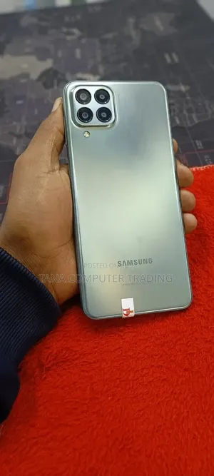 New Samsung Galaxy M33 5G 128 GB Green