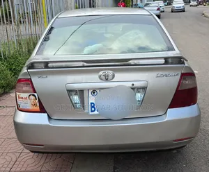 Toyota Corolla 2004 Gold