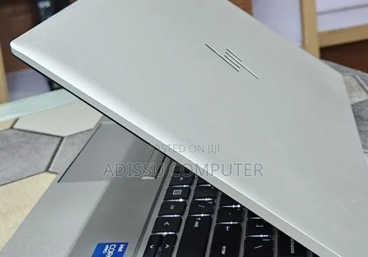 New Laptop HP EliteBook 840 G8 16GB Intel Core i5 SSD 512GB