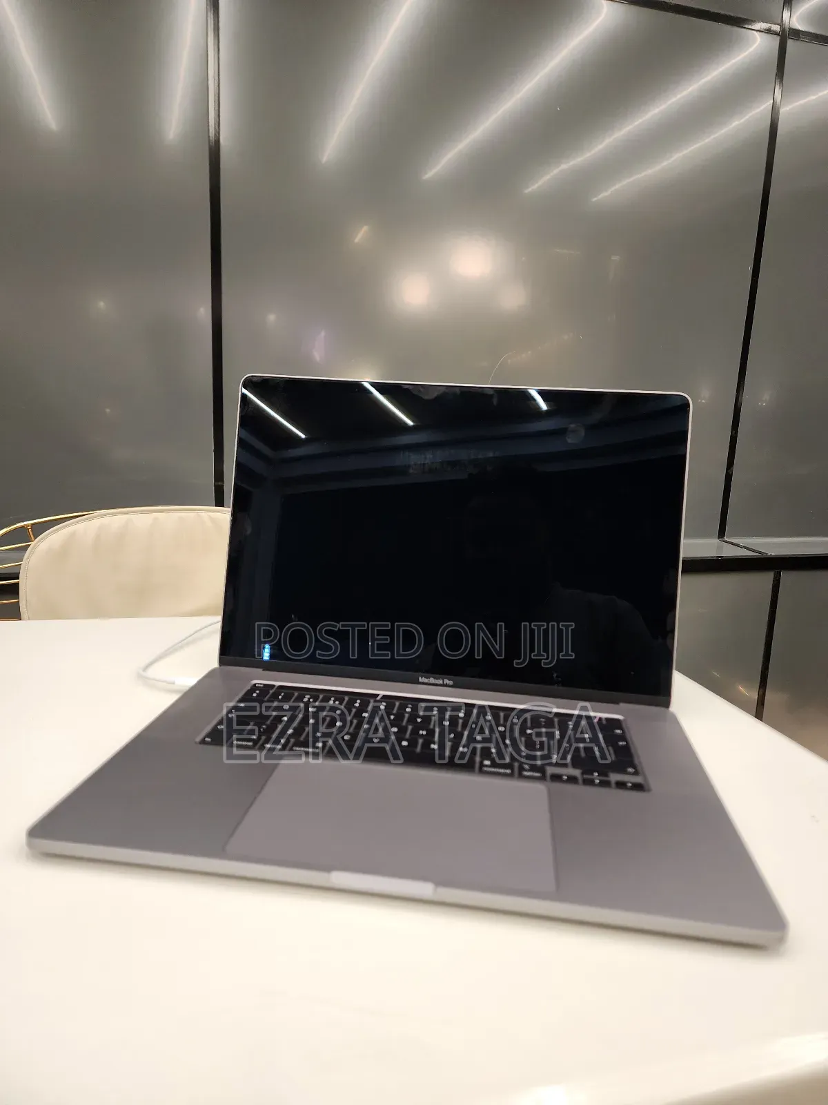 New Laptop Apple MacBook Pro 2019 16GB Intel Core i9 SSD 1T