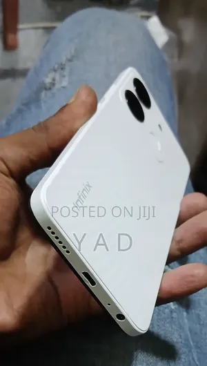 Infinix Smart 7 HD 64 GB White