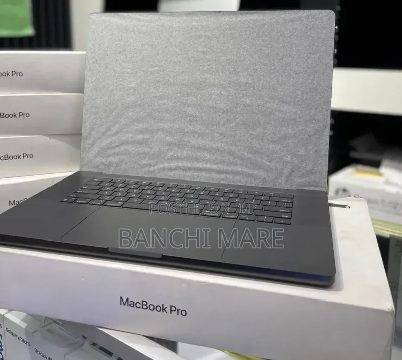 New Laptop Apple MacBook Pro 2023 M3 36GB Apple M3 Max SSD 1T