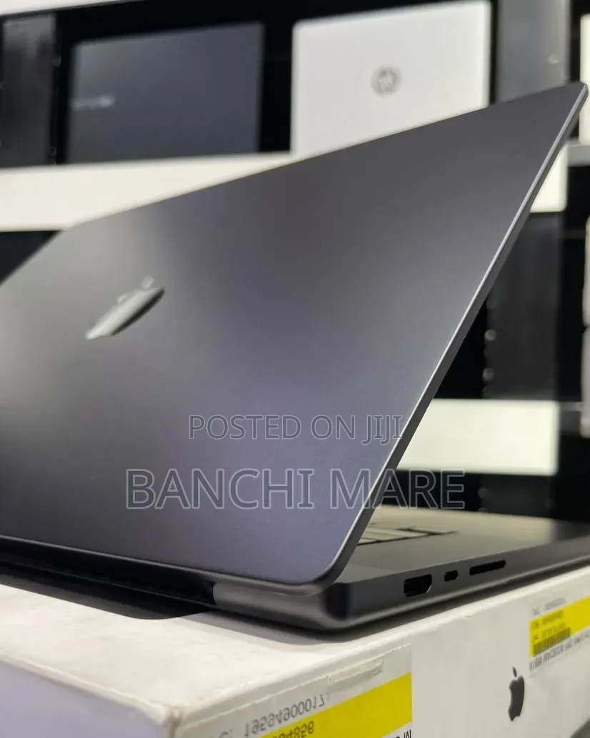 New Laptop Apple MacBook Pro 2023 M3 36GB Apple M3 Max SSD 1T