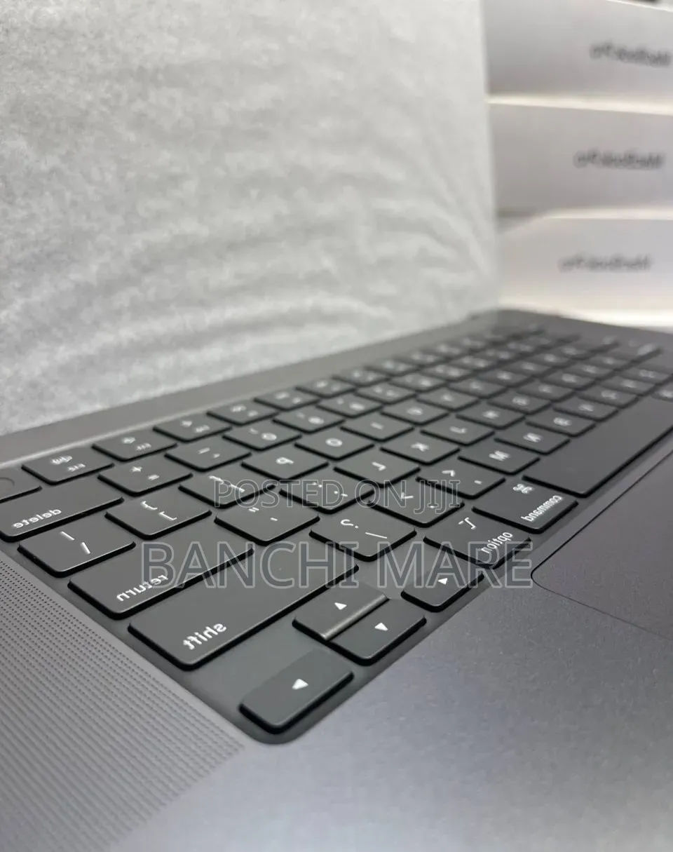New Laptop Apple MacBook Pro 2023 M3 36GB Apple M3 Max SSD 1T