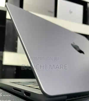 New Laptop Apple MacBook Pro 2023 M3 8GB Apple M3 SSD 512GB