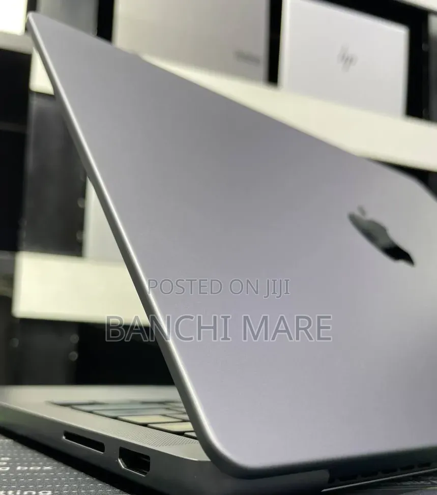 New Laptop Apple MacBook Pro 2023 M3 8GB Apple M3 SSD 512GB