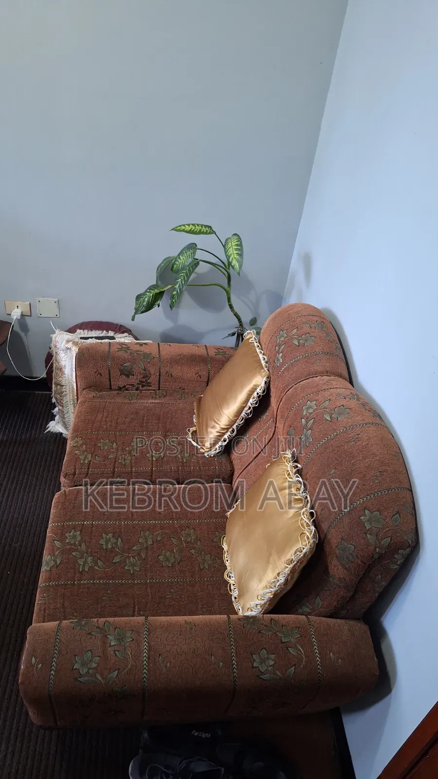 Sofa Set of 7 Seat Capacity