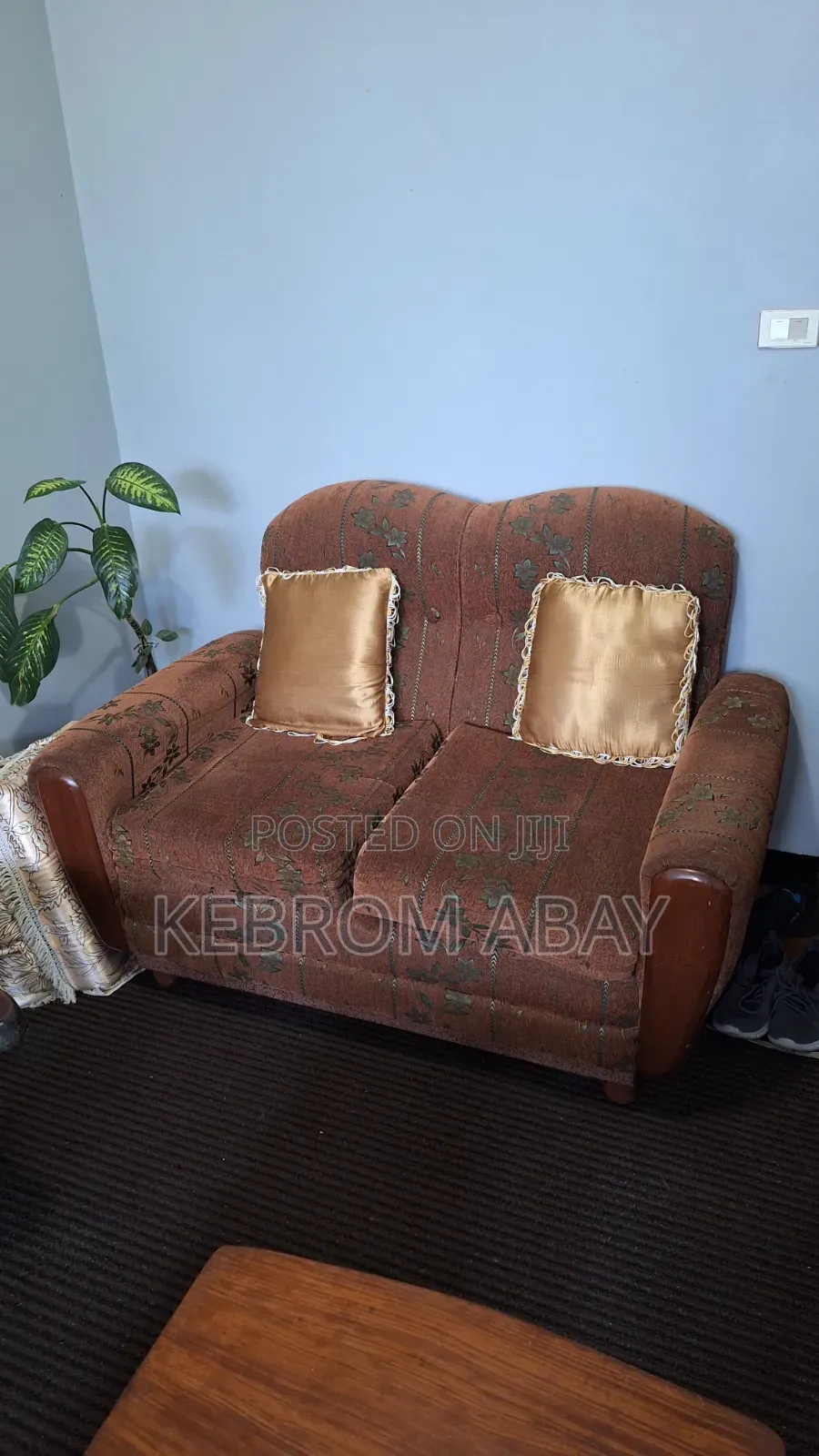 Sofa Set of 7 Seat Capacity