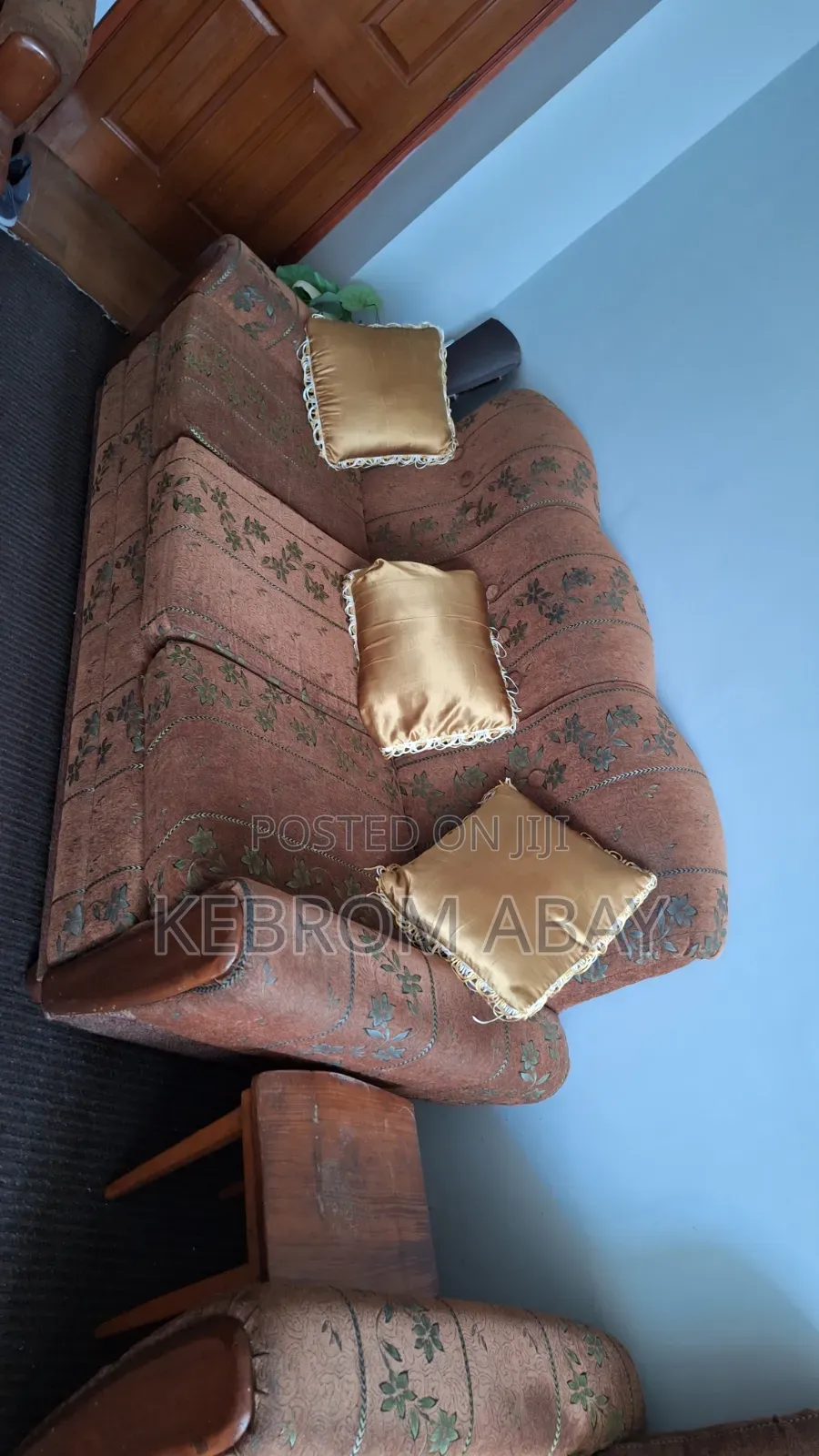 Sofa Set of 7 Seat Capacity