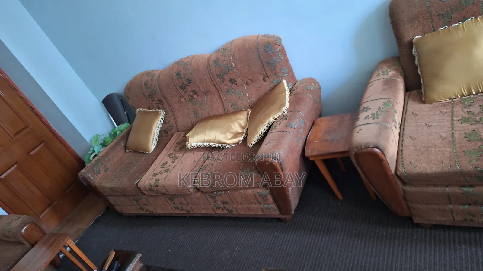 Sofa Set of 7 Seat Capacity