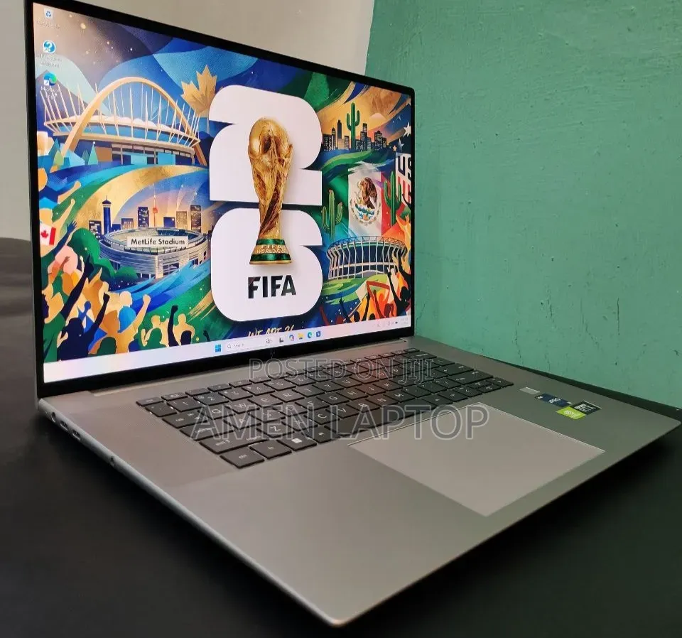 New Laptop HP ZBook Studio G8 16GB Intel Core i9 SSD 512GB
