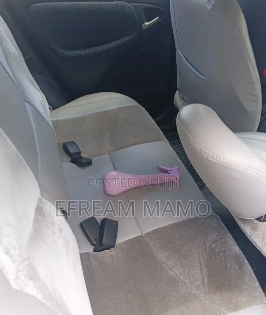 Toyota Yaris 2005 Silver