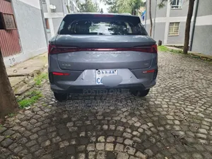 BYD E2 43 kWh 94 hp FWD 2024 Silver