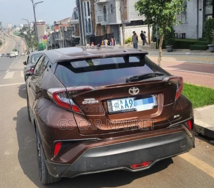 Toyota C-HR 2017 Brown