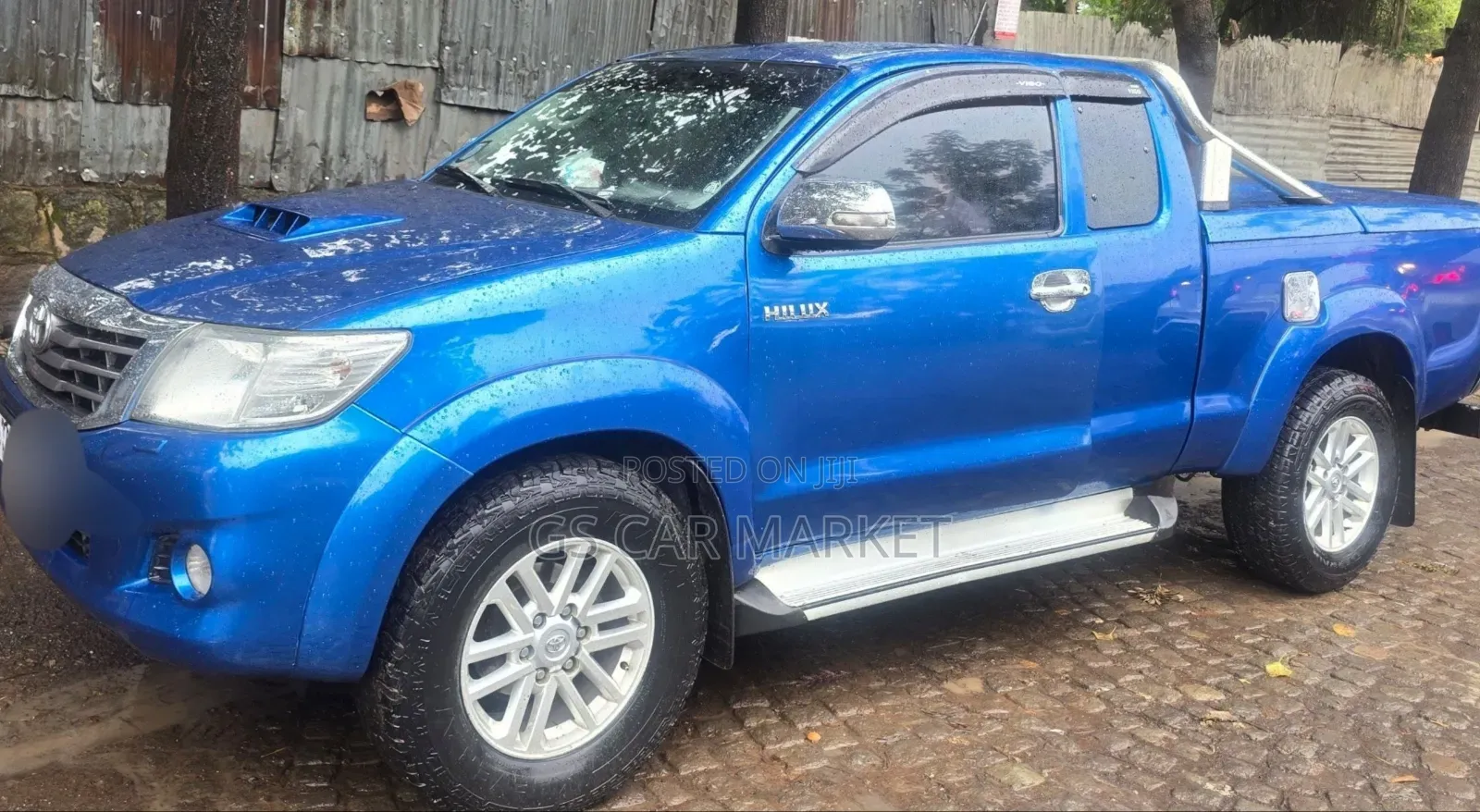 Toyota Hilux 2013 Blue