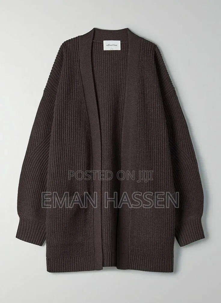 Cardigan ጋውኖች