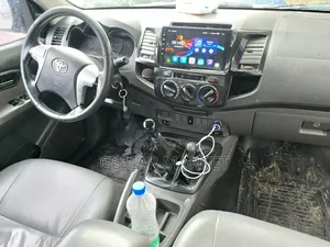 Toyota Hilux 2013 Blue