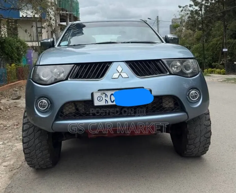 Mitsubishi L200 2008 Gray