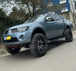 Mitsubishi L200 2008 Gray