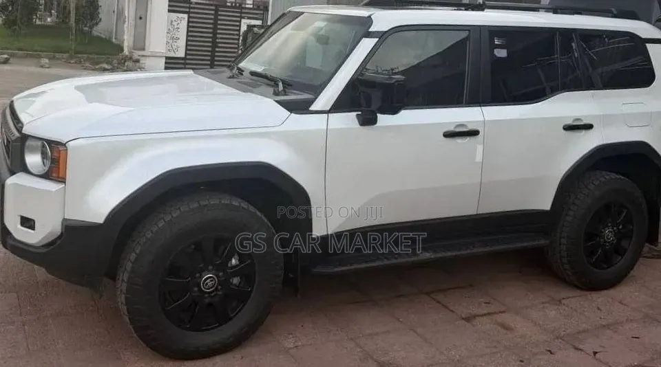 Toyota Land Cruiser Prado 2023 White