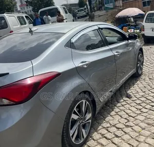 Hyundai Avante 2015 Teal