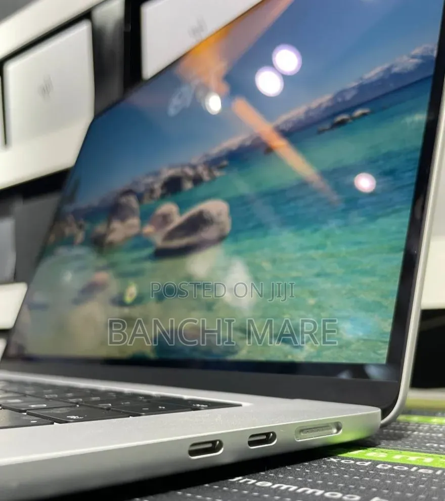 New Laptop Apple MacBook Air 2025 M4 24GB Apple M4 SSD 512GB