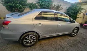 Toyota Yaris 2011 Silver