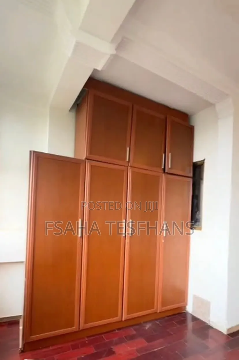 5bdrm Duplex in Apartments, Bole for rent