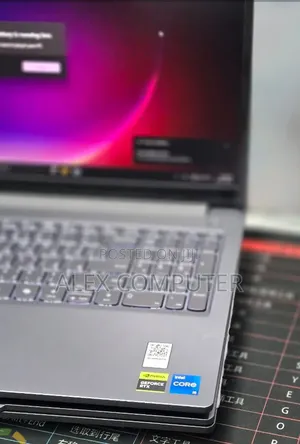 New Laptop Lenovo LOQ 15ARP9 16GB Intel Core i5 SSD 512GB