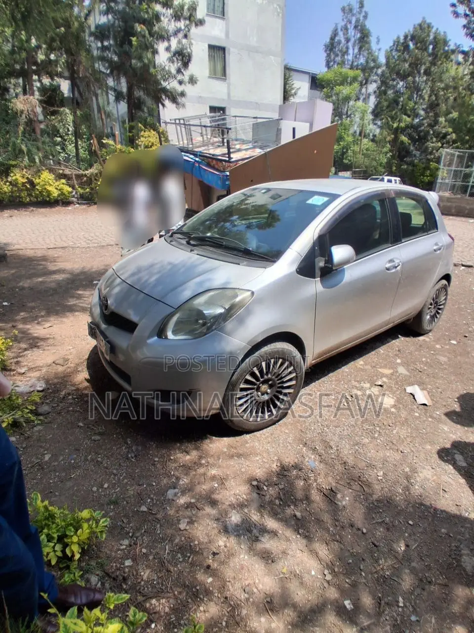 Toyota Yaris Base Hatchback 5dr 2010 Silver