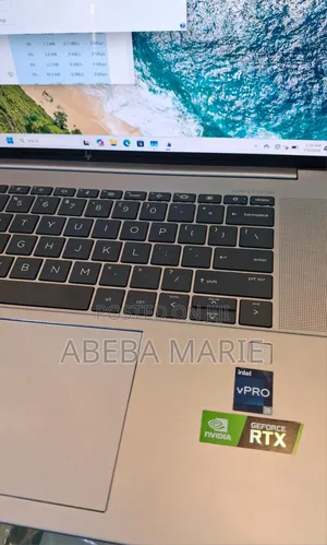 New Laptop HP ZBook Studio 16GB Intel Core i9 SSD 512GB