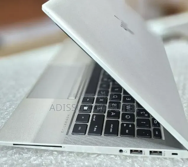 New Laptop HP EliteBook 840 G8 16GB Intel Core i7 SSD 512GB
