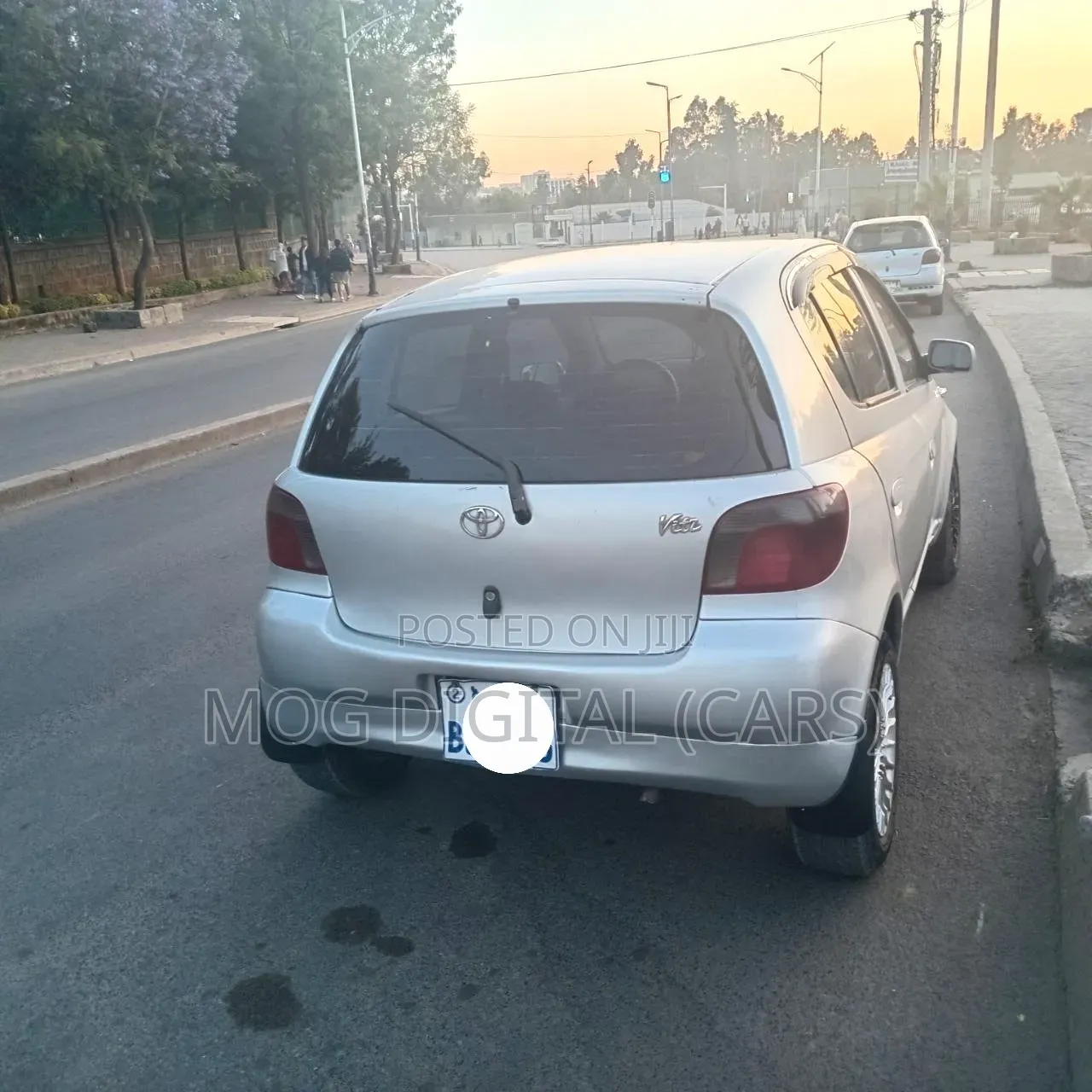 Toyota Vitz 1999 Silver