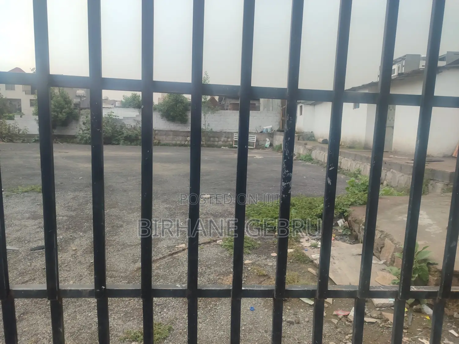 Space Rent for Garage Car Washing and Othet