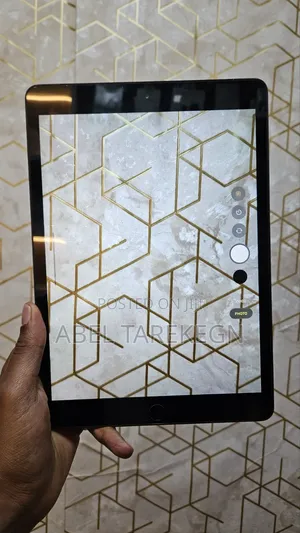 New Apple iPad 10.2 (2020) 32 GB Silver