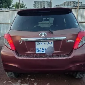 Toyota Yaris 2011 Red