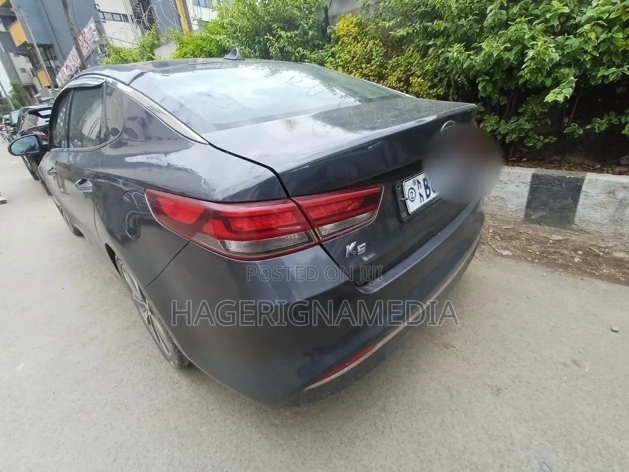 Kia K5 2016 Gray