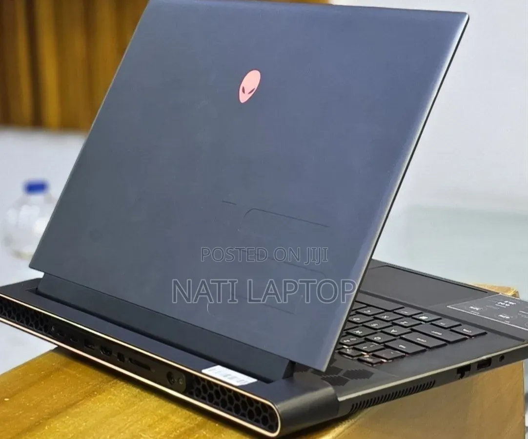 New Laptop Alienware X16 r1 16GB Intel Core i9 SSD 1T