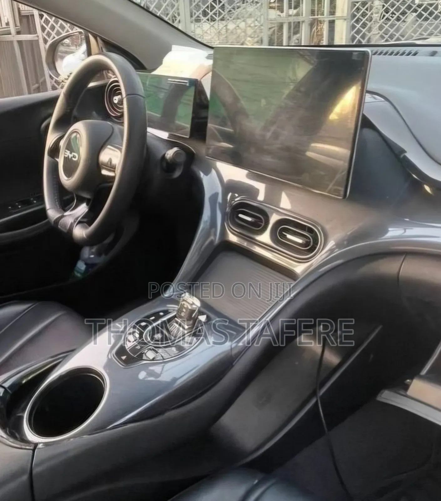 BYD E2 43 kWh 94 hp FWD 2024 Yellow