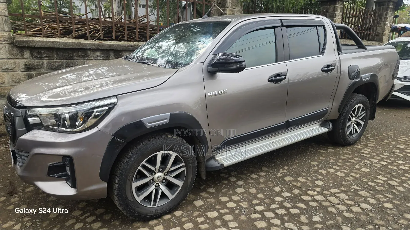 Toyota Hilux 2019 Gray