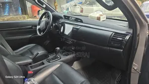 Toyota Hilux 2019 Gray