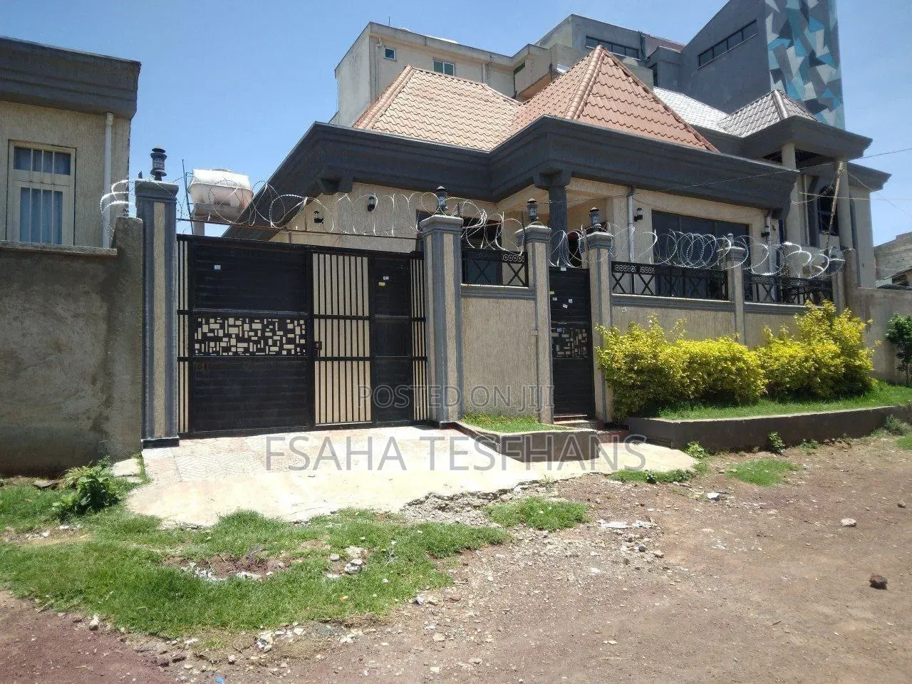 3bdrm Villa in Villa, Bole for rent