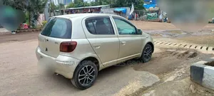 Toyota Vitz 2002 Purple